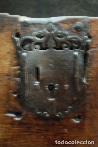 Antig&uuml;edades: Arc&oacute;n de madera con patas de bola y caj&oacute;n interior - Foto 10