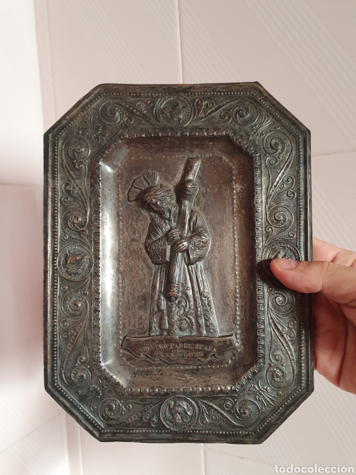 Antig&uuml;edades: PLACA EN RELIEVE DE NUESTRO PADRE JESUS DEL GRAN PODER CON BA&Ntilde;O DE PLATA - Foto 7