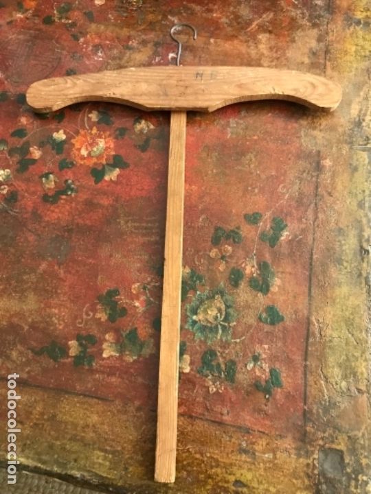 Antig&uuml;edades: Antigua Percha de Madera - Foto 1