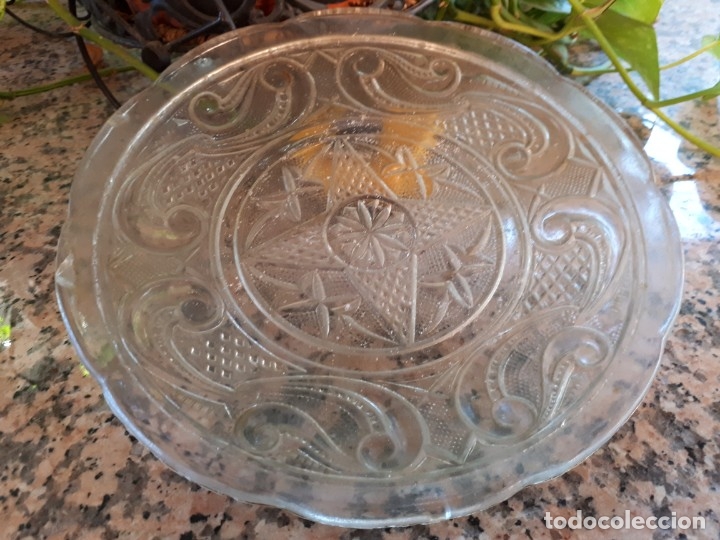 Antig&uuml;edades: antiguo plato de cristal - Foto 1