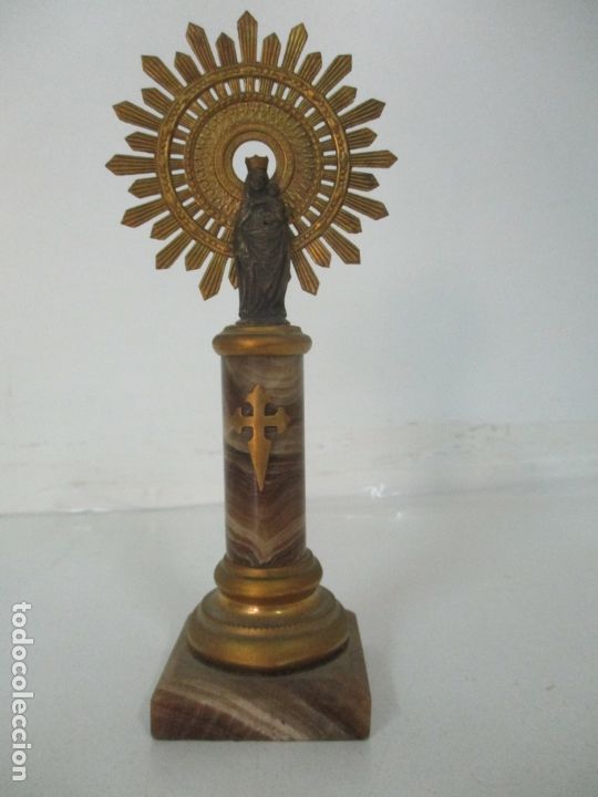 Antigüedades: VIRGEN DEL PILAR - CALAMINA PLATEADA - CORONA DE LATÓN - PILAR DE ONIX. Lote 174604423
