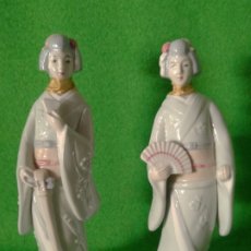 Antigüedades: PAREJA DE GEISHA EN CERAMICA FINA KATO KOGEI MADE IN JAPAN SELLO EN BASE. Lote 174628622