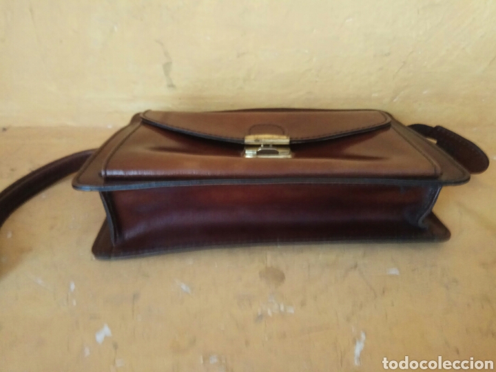 Antig&uuml;edades: Cartera chequera de piel 20 cm - Foto 2