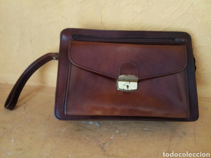 Antig&uuml;edades: Cartera chequera de piel 20 cm - Foto 1