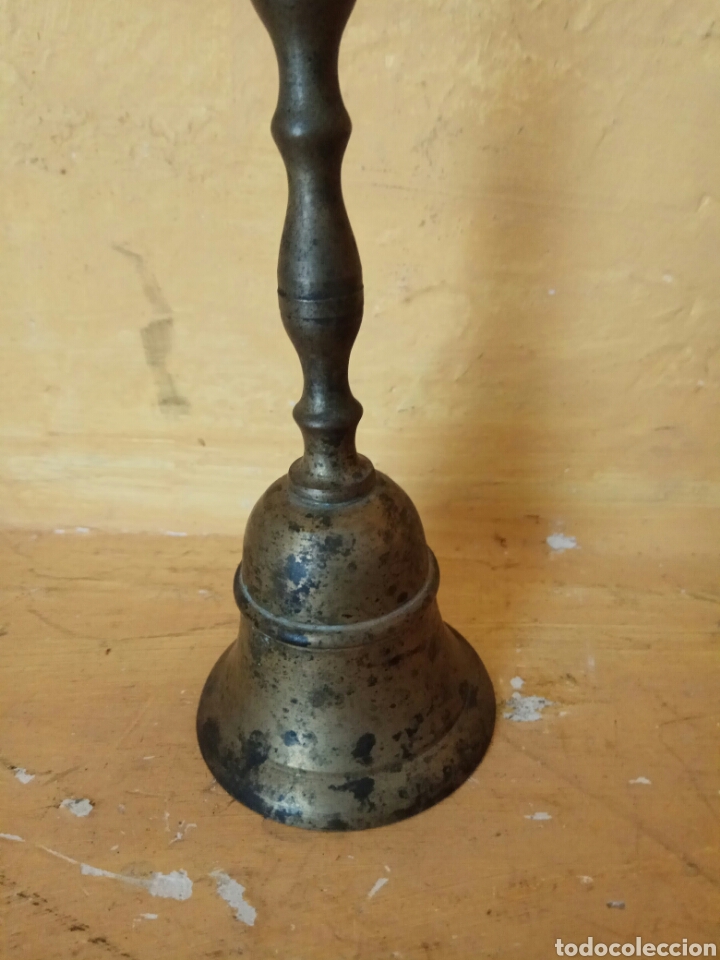 Antig&uuml;edades: CAMPANILLA RELIGIOSA DE BRONCE 14CM - Foto 1