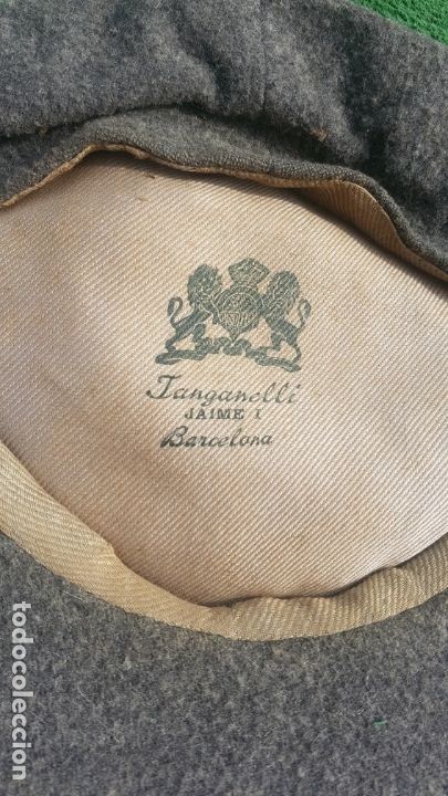 Antig&uuml;edades: Conjunto de 6 boinas/sombreros - Foto 3