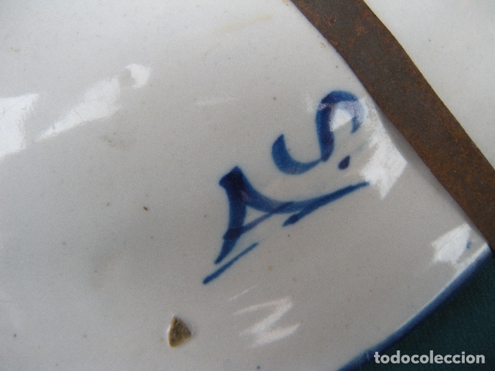 Antig&uuml;edades: PLATO DE MANISES FIRMADO AS - Foto 2