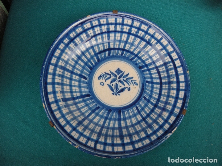 Antig&uuml;edades: PLATO DE MANISES FIRMADO AS - Foto 1