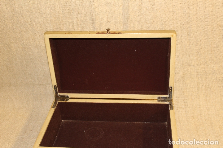 Antig&uuml;edades: caja baul de madera policromado - Foto 5