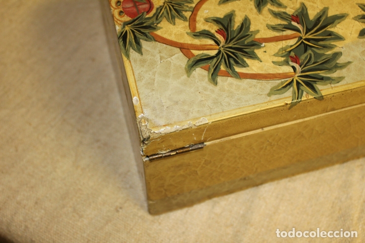 Antig&uuml;edades: caja baul de madera policromado - Foto 10