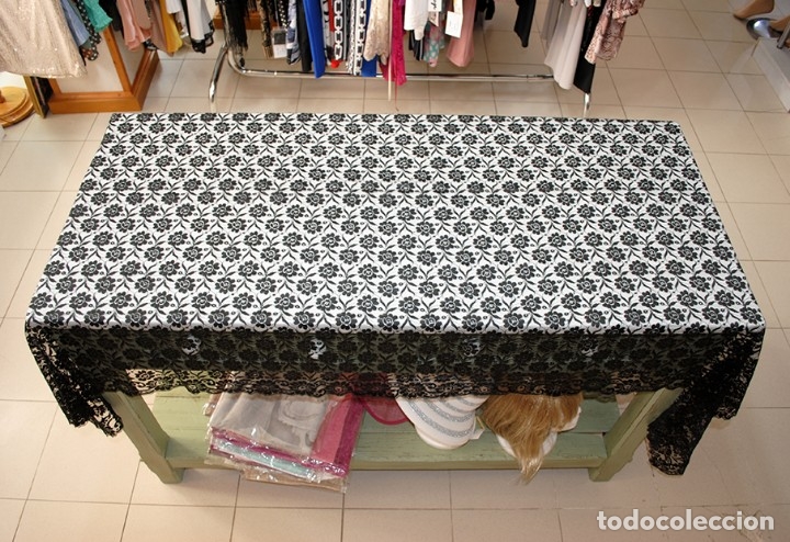 Antig&uuml;edades: MANTILLA NEGRA DE BLONDA - Foto 2