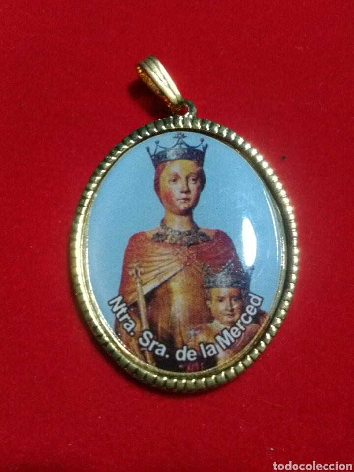 Antig&uuml;edades: Virgen de la Merced. Medalla. - Foto 1