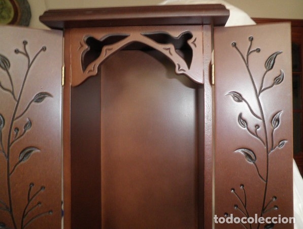 Antig&uuml;edades: CAPILLA DE MADERA PARA IMAGEN RELIGIOSA - Foto 1
