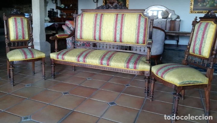 Antig&uuml;edades: Sof&aacute; tresillo y dos sillas - Foto 2