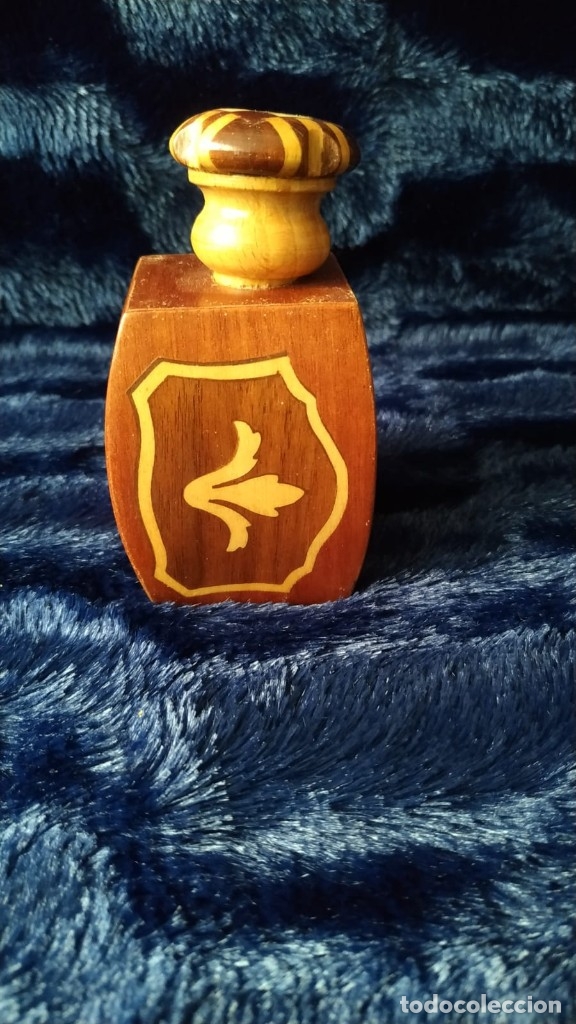 Antig&uuml;edades: Cascanueces de madera y taracea. - Foto 10