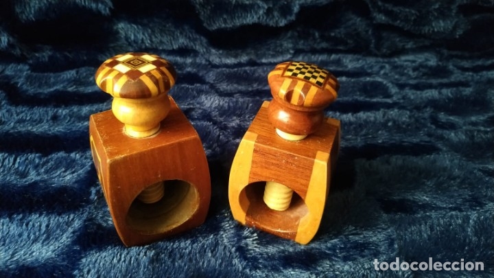 Antig&uuml;edades: Cascanueces de madera y taracea. - Foto 11
