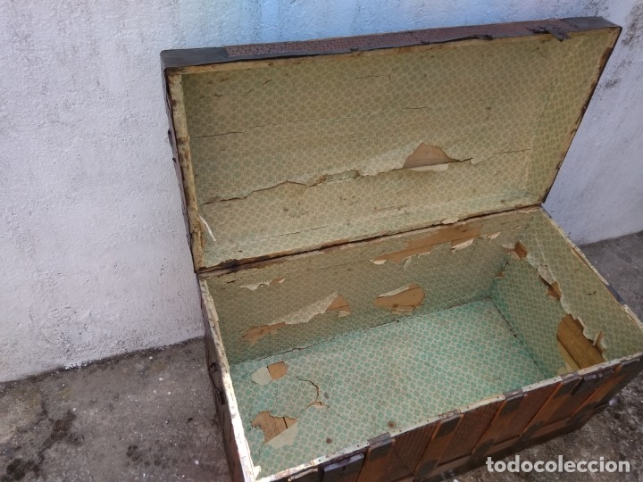 Antig&uuml;edades: BA&Uacute;L EN MADERA Y CHAPA - ANTIGUO - Foto 8