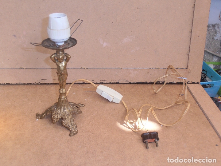 Antig&uuml;edades: LAMPARA MESILLA EN BRONCE - Foto 1