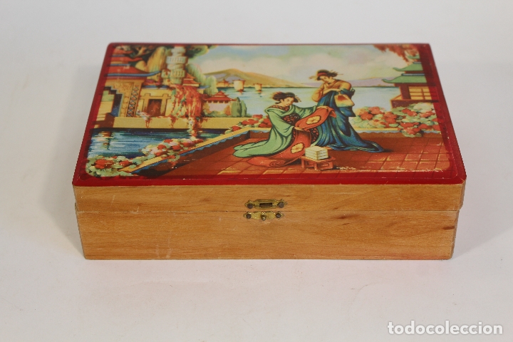 Antig&uuml;edades: caja de madera con geishas - Foto 2