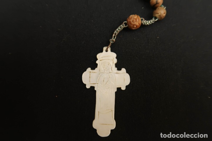 Antig&uuml;edades: Antiguo rosario madera tallada y nacar - Foto 6