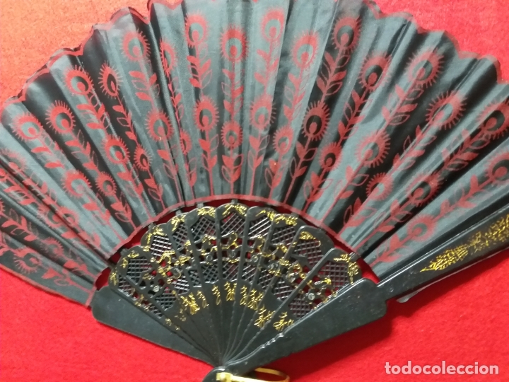 Antig&uuml;edades: Abanico negro con flores rojas. - Foto 3