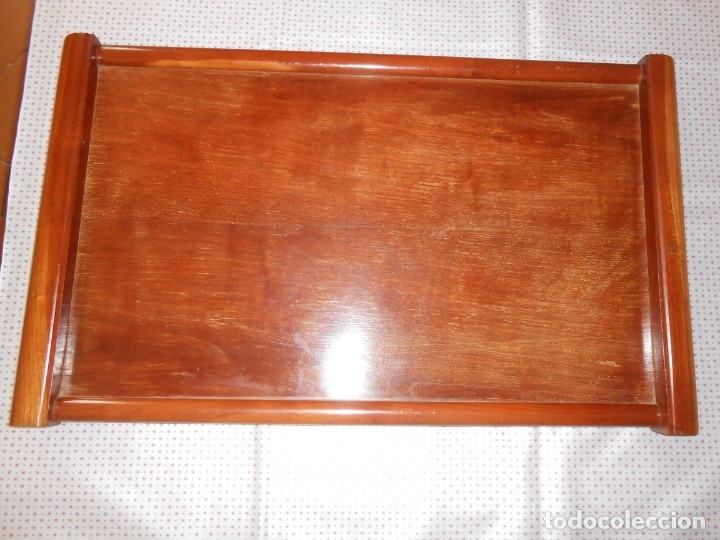 Antig&uuml;edades: BANDEJA   DE   MADERA  -A&ntilde;os 50- - Foto 1