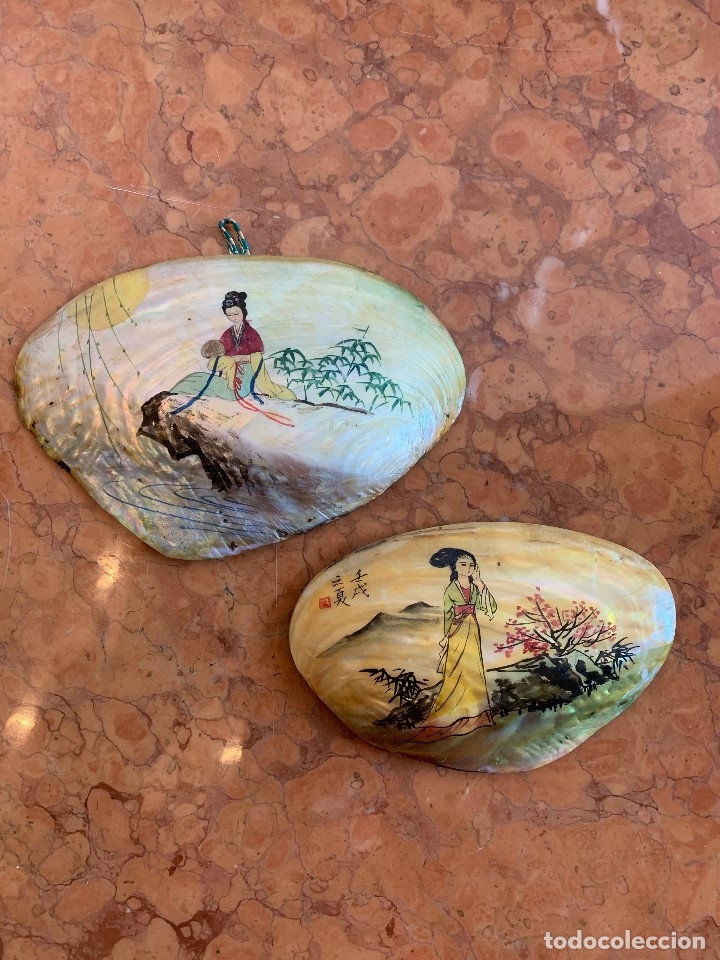 Antiques: PAREJA DE CONCHAS DE NACAR PINTADAS A MANO