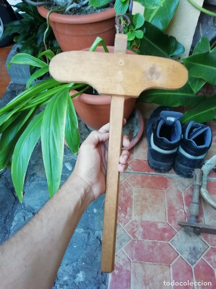 Antig&uuml;edades: Antigua percha infantil. - Foto 1