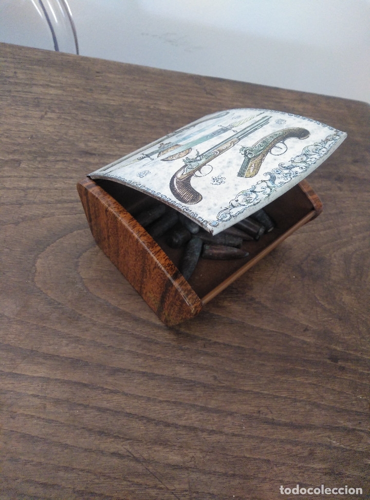 Antig&uuml;edades: caja metalica - Foto 2