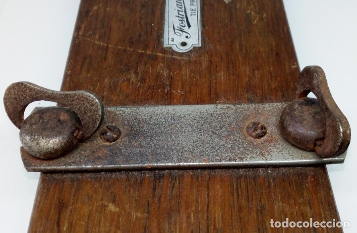 Antig&uuml;edades: PRENSA DE CORBATA FOSTRIAN. TIE PRESS - Foto 3
