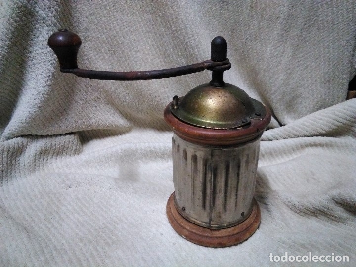 Antig&uuml;edades: Antiguo molinillo de cafe - Foto 1