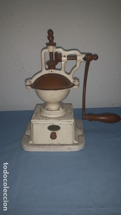 Antig&uuml;edades: MOLINILLO DE DCCAFE DE LA FIRMA PEUGEOT