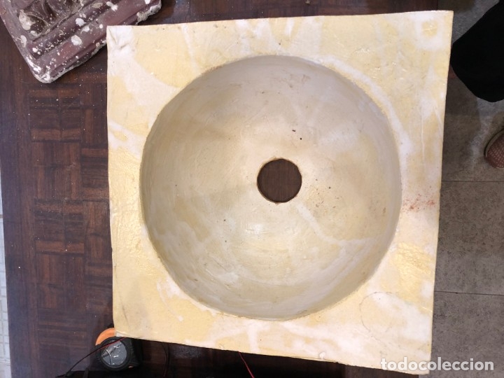 Oggetti Antichi: pila de ceramica antigua