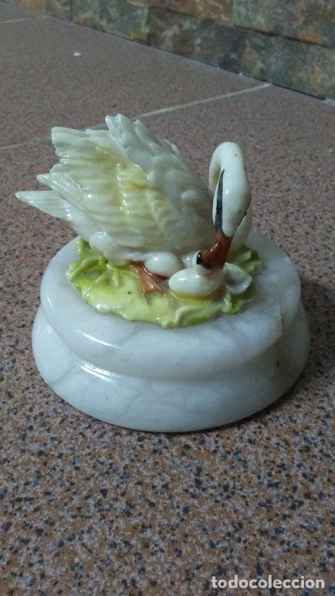 Antig&uuml;edades: PEANA CON CISNE - Foto 1