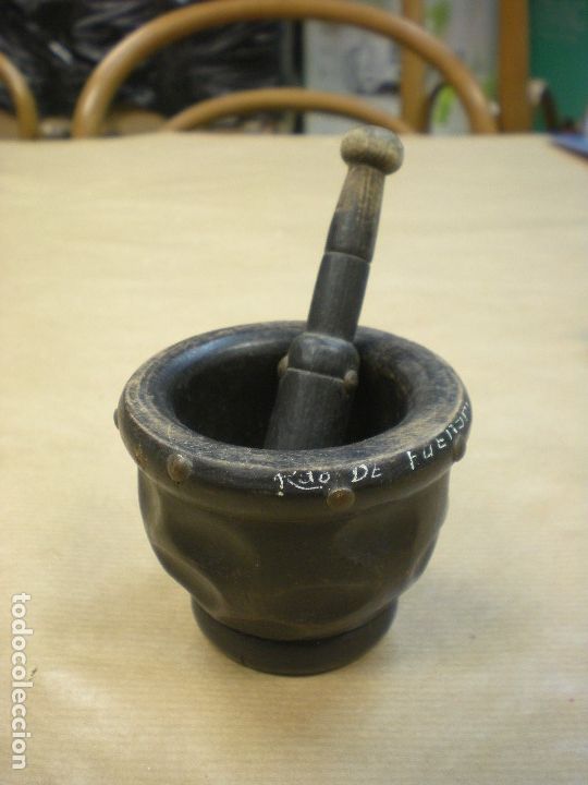 Antig&uuml;edades: ALMIREZ EN MADERA Y TACHUELAS H9CM D8CM - Foto 1