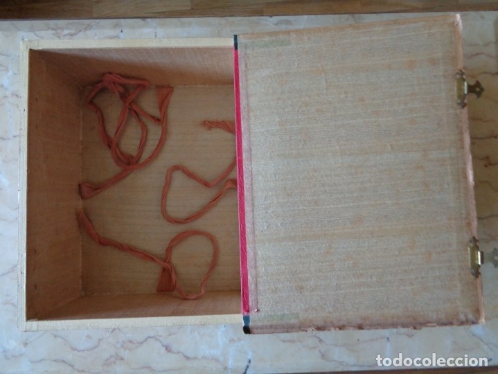 Antig&uuml;edades: CAJA CON FORMA DE LIBRO - Foto 5