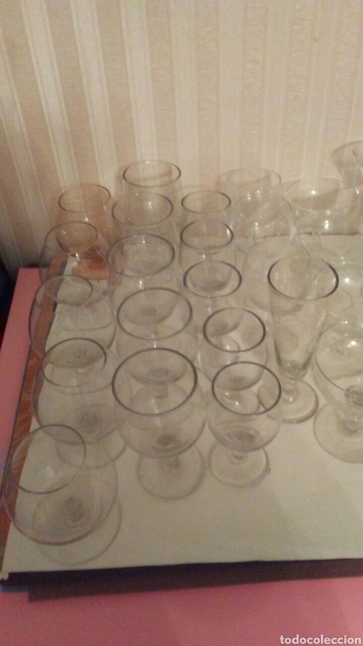 Antig&uuml;edades: Lote de 30 copas de cristaleria - Foto 2
