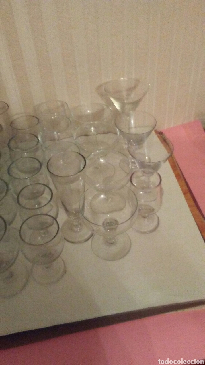 Antig&uuml;edades: Lote de 30 copas de cristaleria - Foto 3