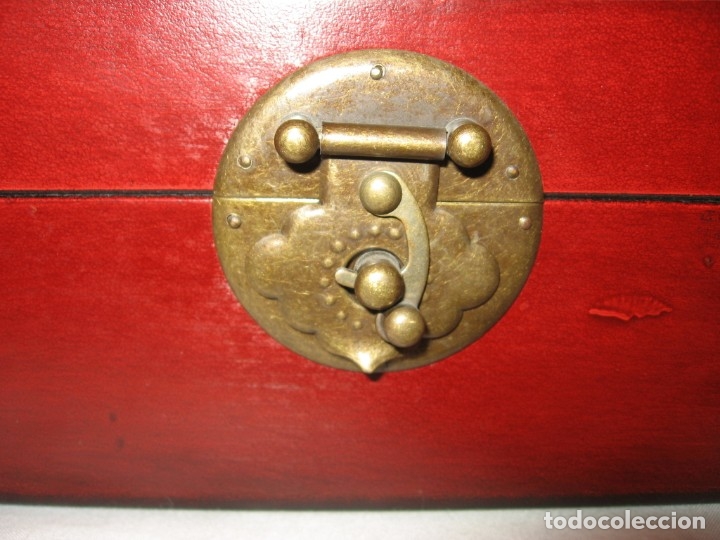 Antig&uuml;edades: Caja con decoraci&oacute;n de tem&aacute;tica china - Foto 2