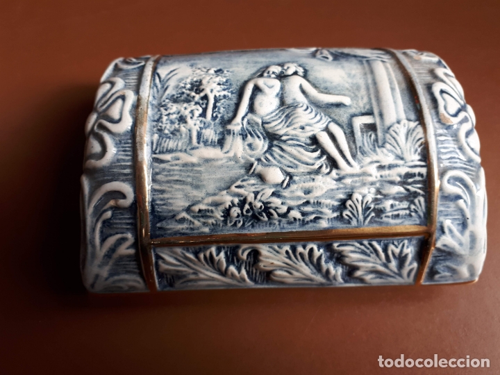 Antig&uuml;edades: Caja porcelana R. Capodimonte - Foto 1