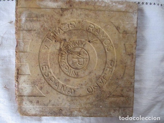 Antig&uuml;edades: Azulejo pintado Ramos Rejano - Foto 2
