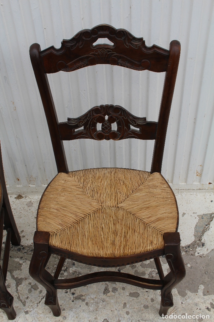 Antig&uuml;edades: pareja de sillas en madera y enea - Foto 2