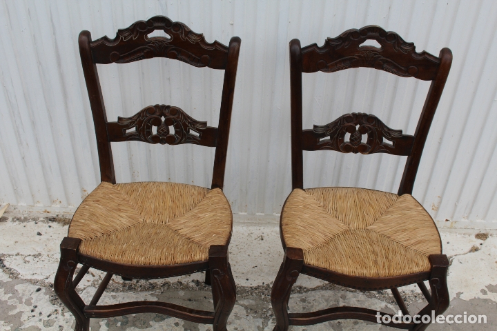 Antig&uuml;edades: pareja de sillas en madera y enea - Foto 5