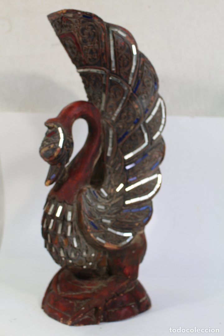 Antig&uuml;edades: cisne en madera con cristales - Foto 3