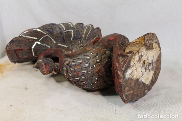 Antig&uuml;edades: cisne en madera con cristales - Foto 5