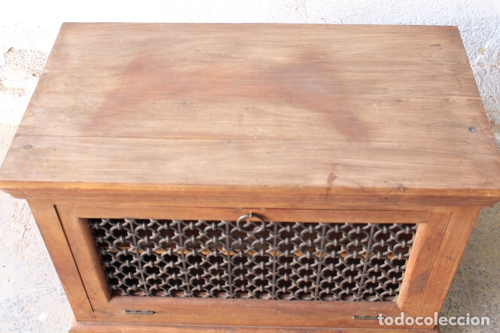 Antig&uuml;edades: mueble auxiliar en madera y hierro - Foto 7