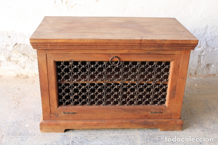 Antig&uuml;edades: mueble auxiliar en madera y hierro - Foto 1
