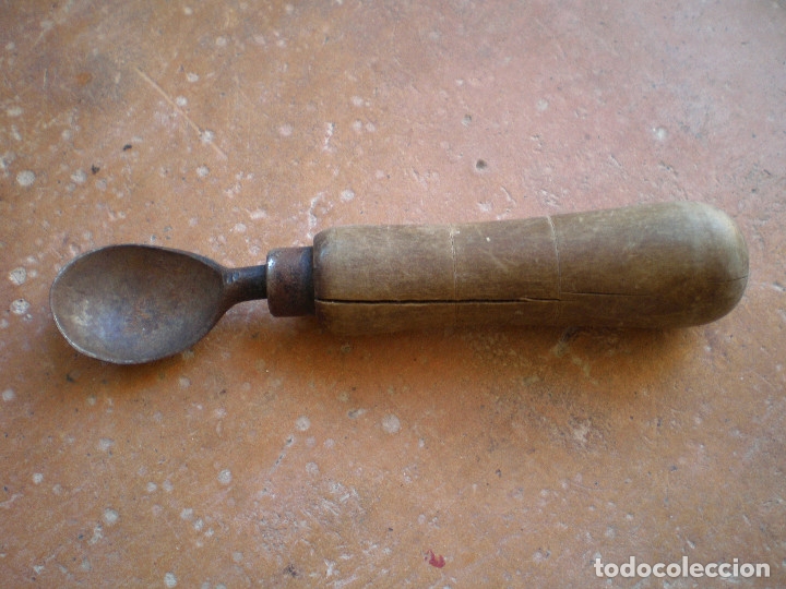 Antig&uuml;edades: Antiguo dosificador de cocina - Foto 1