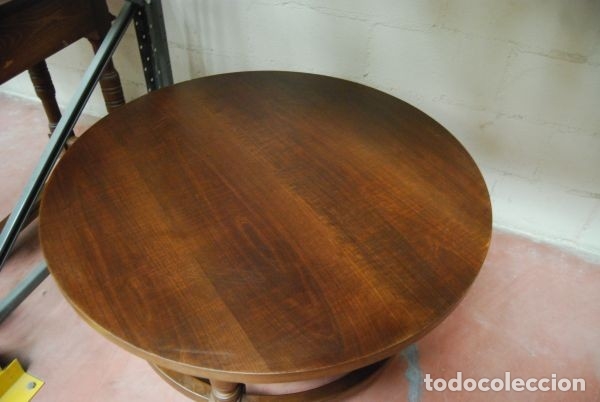 Antig&uuml;edades: Mesa baja de madera redonda en estilo castellano - Foto 3