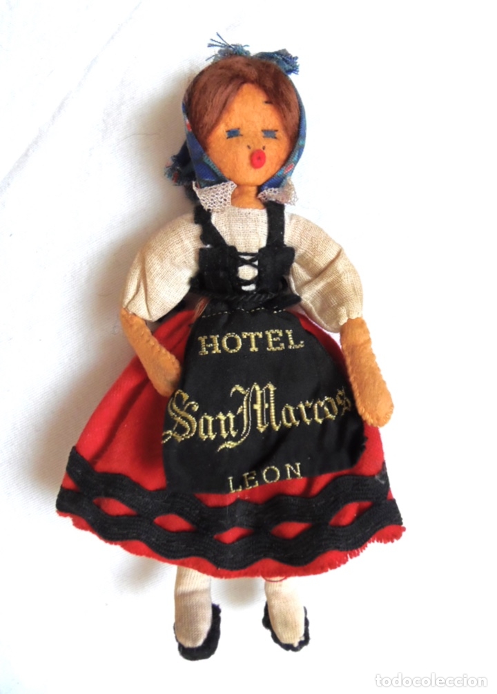 Antig&uuml;edades: SOUVENIR HOTEL SAN MARCOS DE LEON. TRAJE REGIONAL. PARADOR